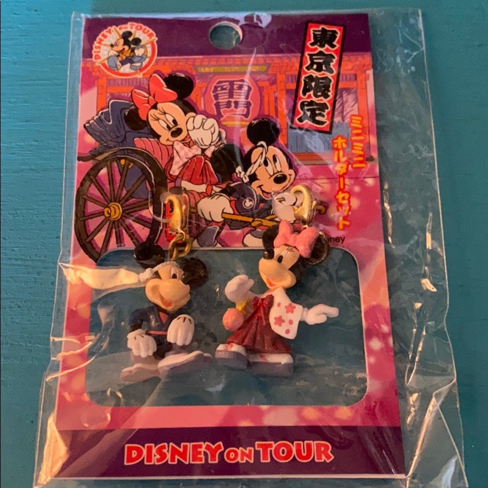 Disney on tour set. Mickey & Minnie Mouse